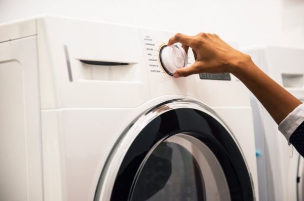 Ako odstrániť zápach z práčky