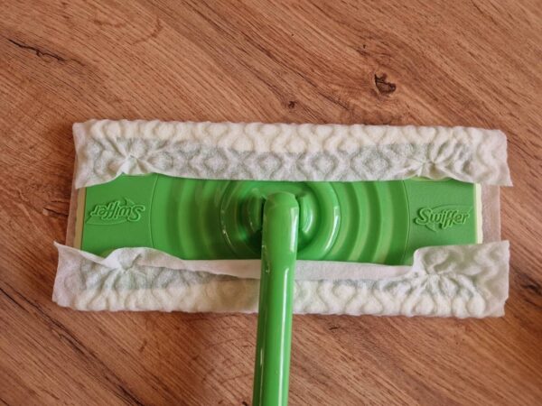 Swiffer Sweeper na podlahy - "prachovka" na suché vytieranie