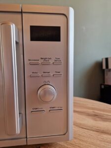 Mikrovlnka MORA MT 423 S – 02v