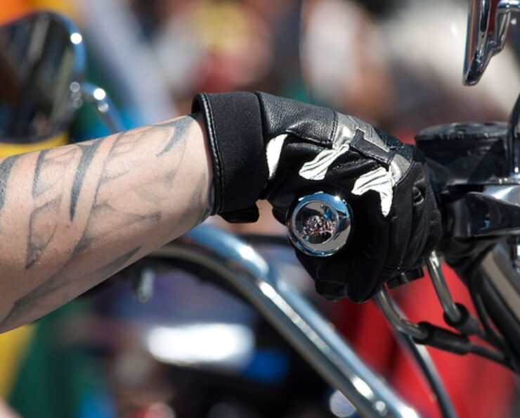 ako vybrať rukavice na motorku